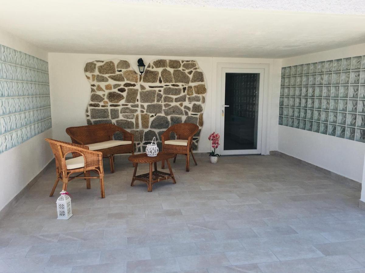 Appartamento Beach House Ilaria- Smeraldo Apt Olbia Esterno foto